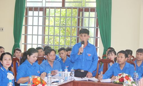 Đại biểu huyện Đắk R'lấp phát biểu tại Hội nghị